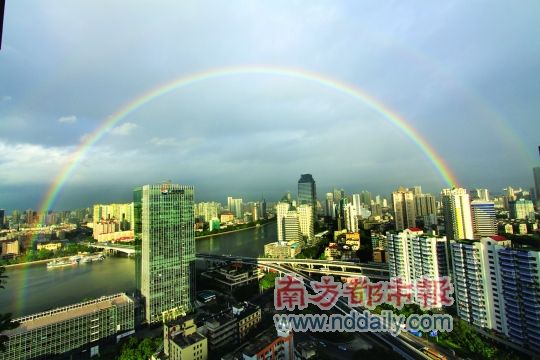 看,广州最靓彩虹桥