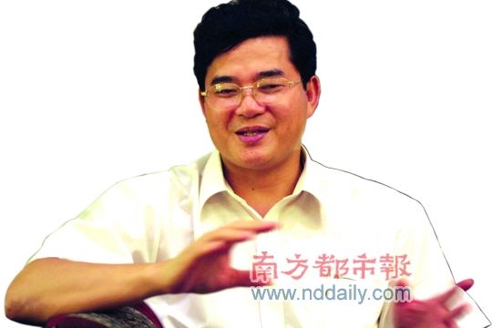 明星镇长陈仲球调任韶关