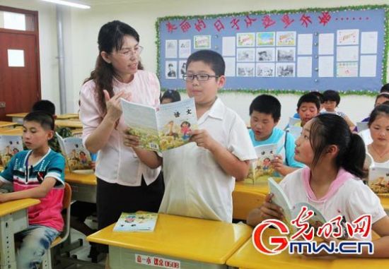 最美乡村教师薛跃娥:山村教书25年的傻姑娘