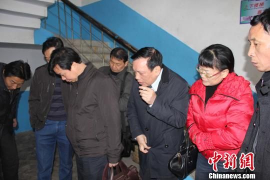 湖南省侨联官员赴娄底视察“侨(爱)心学校”