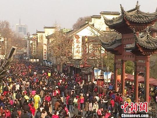 �Ͼ�������͹�ԡ�����Ԫ�������һ��ӭ�����ο�