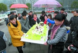 交巡警,两岁生日快乐!