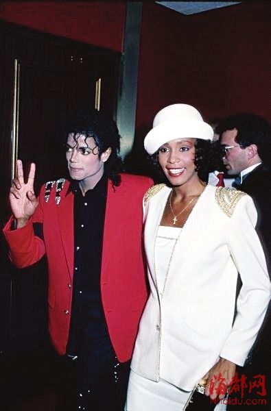 她不爱这个世界了但世界仍然爱着她