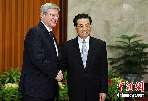 �󹫱�:�мӹ�ϵӭ�ƽ��ڼ��ô󿹻���ʽ����