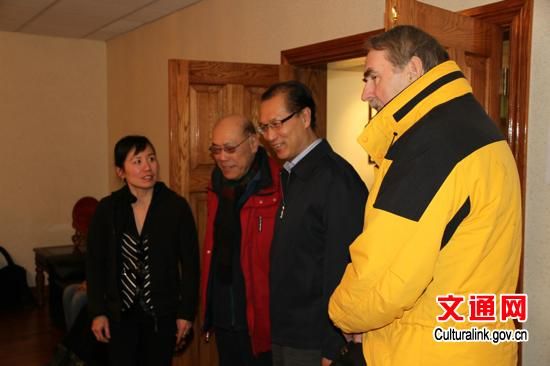 湖北襄阳市中学生代表团访问中国驻加拿大大使馆
