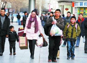 春运落幕铁路客流压力难减 兰州至北京上海乌