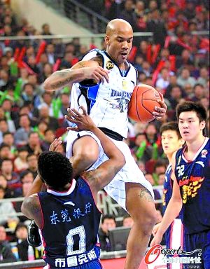 李春江上腿李春江 惹争议