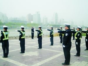 �ӱ�������ӿ�չ��������