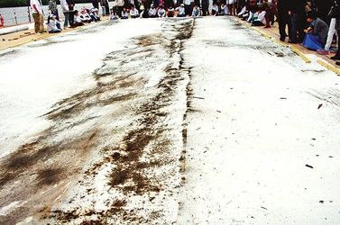 蔡国强西湖创作火药丝绸画