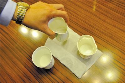 �Գ�Сֽ�������ӫ����