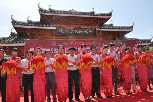 ������ƷѲ��չ���ڿ�ĻΪ�������ֳ���С��Ʒ