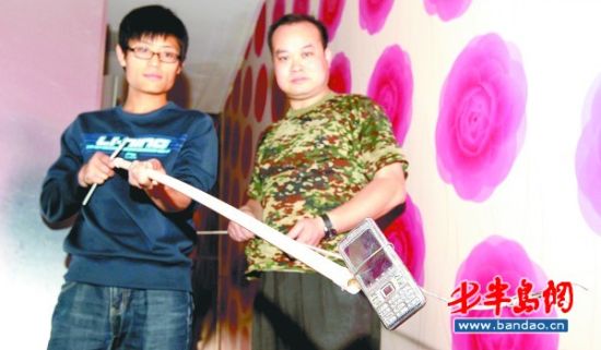 手机是下水道常客 管道工1个月捞8部苹果手机