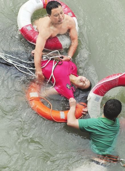 ������Ա���Ӿ��и���Ϸ��������ʰ���