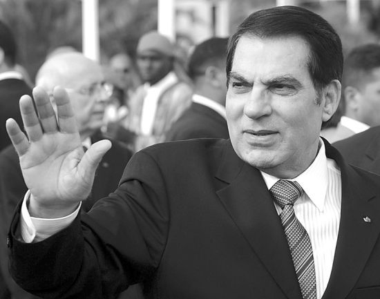 突尼斯前总统被判20年<em>监禁</em>_新浪新闻