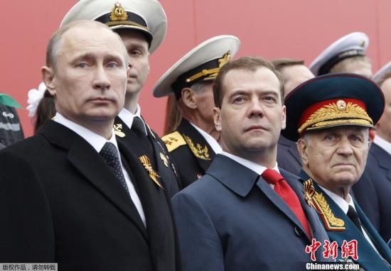 普京要求发展军工提高俄防御力研制最新轰炸机