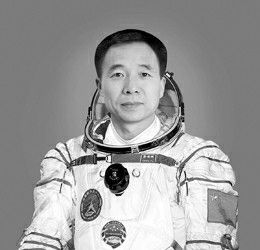 景海鹏 时隔4年故地重游