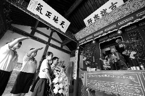 ����������