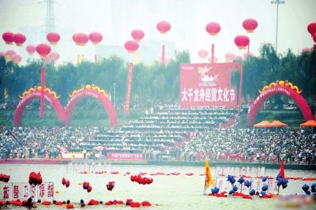 护航龙舟节内江9架火箭让雨“听话”