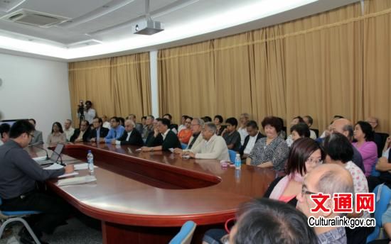 ë����˹�й��Ļ����ľٰ췢���й�����