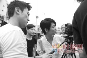 ��ӽ�������ݣ�����������Ц���ջ����