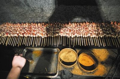 �人С���ں�������ζ