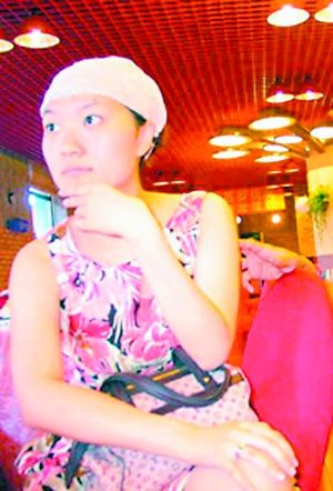 奥运冠军肖钦前女友BR/骗了文体明星近六千万