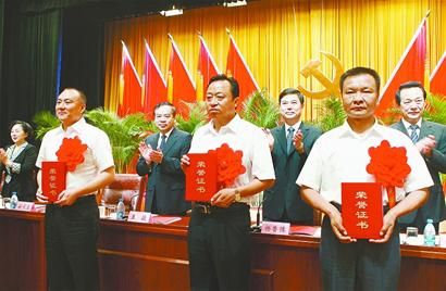 ���ȷ�Ϊ������������ʵ���ж��츣����