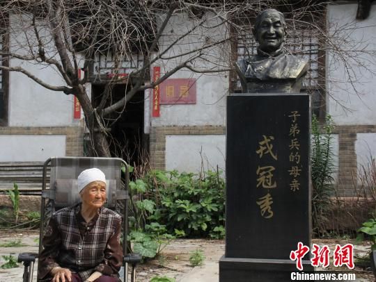 ���ӵܱ�ĸ�ס��ֹ�����ˣ����������ǲ�ı˽��