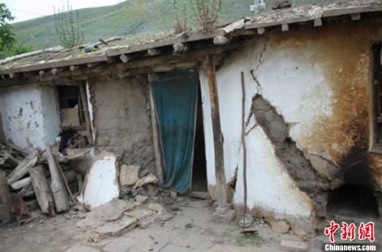 新疆地震致使伊犁6万余人受灾 35人受伤