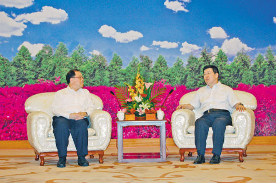 巴特尔会见谭伯源—行