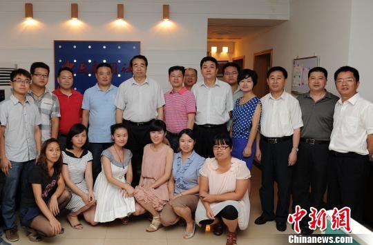 湖南省委宣传部部长许又声视察中新社湖南分社