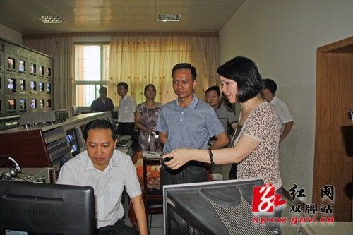 ˫����ί����������������Ļ�ϵͳ����