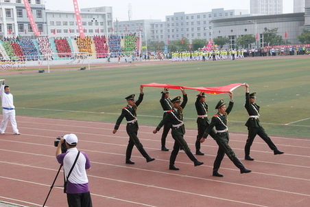 通辽市第二届中学生运动会开幕
