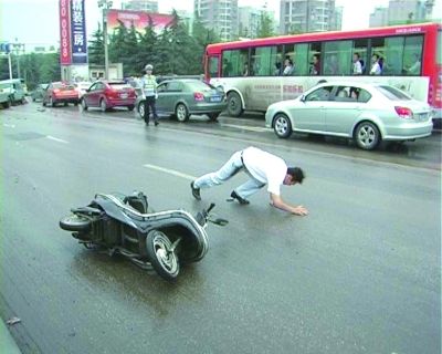 南京男子骑电动车撞死老人被判刑