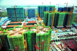 龙归城保障房首栋楼封顶
