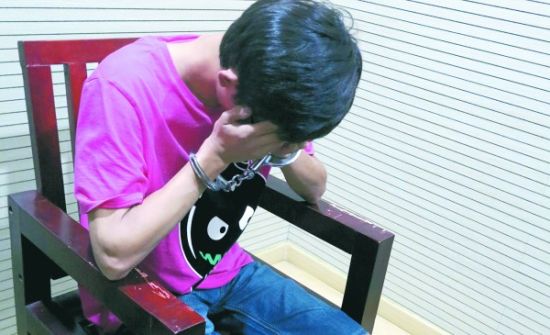 偷卖母亲房买车买首饰母亲伤透了心报警抓儿子