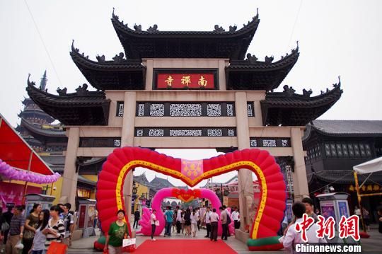无锡办万人相亲会单身男女情定千年古运河