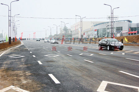 渭南城区东入口道路改扩建工程竣工通车双向六车道