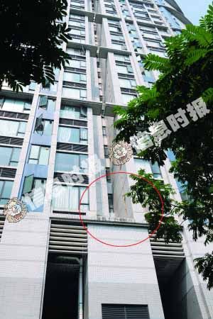 一家三口小区出租屋坠亡