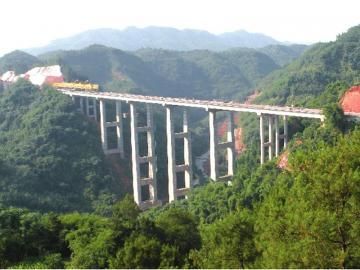 纳黔高速月底建成 成都开车 4.5 小时到贵州