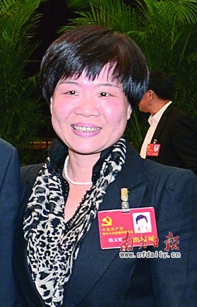坚持本色当好“小巷书记”