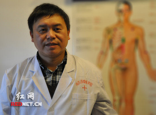 名医面对面免费体验:梁稳根私人保健师为你的颈椎把脉
