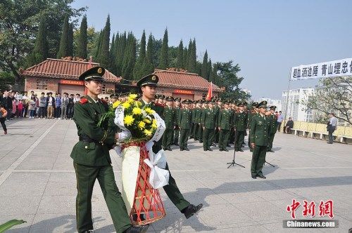 武警重庆总队四支队清明前夕缅怀革命先烈