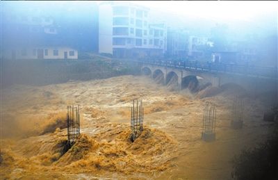 湖北宣恩遭暴雨袭击