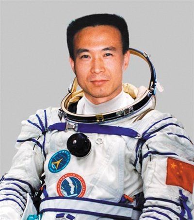 中国10名飞天航天员3位晋升少将 杨利伟系首位