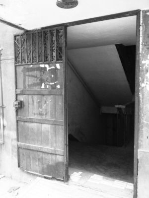 随手关单元门,为安全咱别怕麻烦