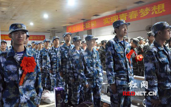 株洲地区新兵5日起运往各地 包括海陆空武警等兵种