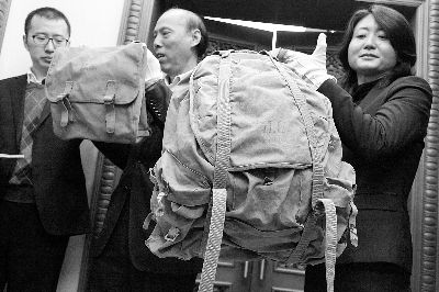 背包进驻 填补抗战馆藏 为美军单兵装备 由爱