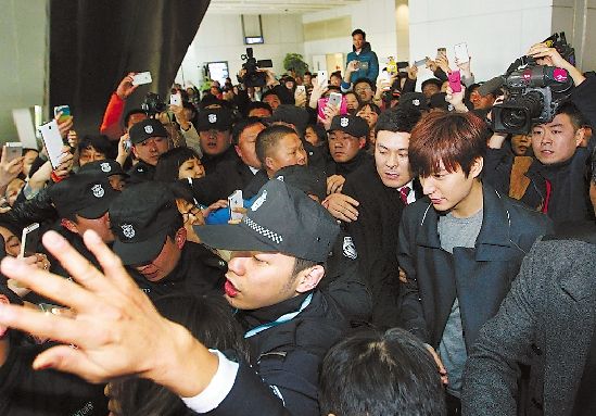 三八节去围观李敏镐吧