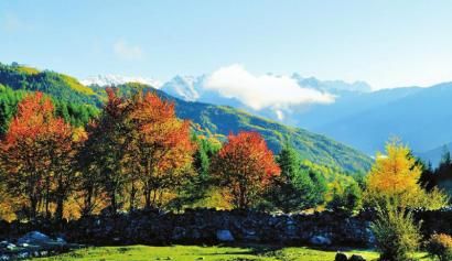 10月23日,该县将隆重举办2014四川红叶生态旅游节分会场暨宝兴夹金山